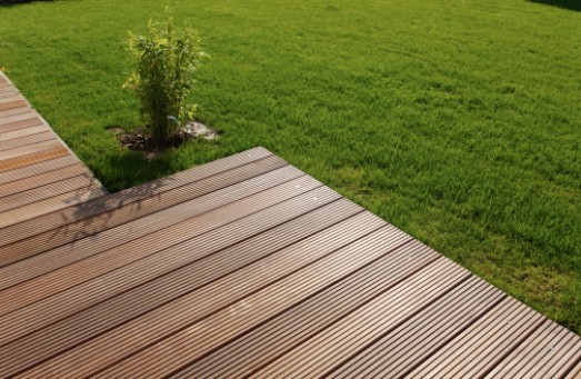 terrasse-bois-jardin