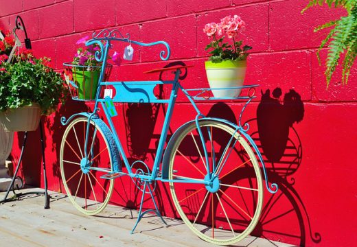 Créer son vélo décoratif de jardin : mode d’emploi