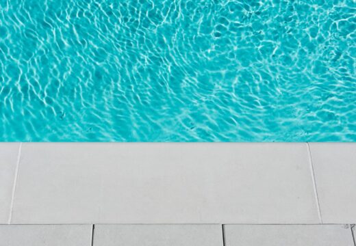 À qui faire appel pour installer une piscine coque ?